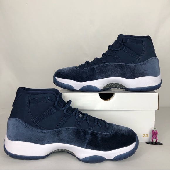 ***SOLD Air Jordan 11 Retro ‘Midnight Navy Velvet’ - Picture 2 of 8